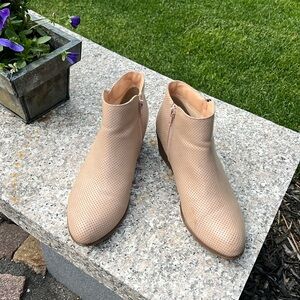 Espirt booties